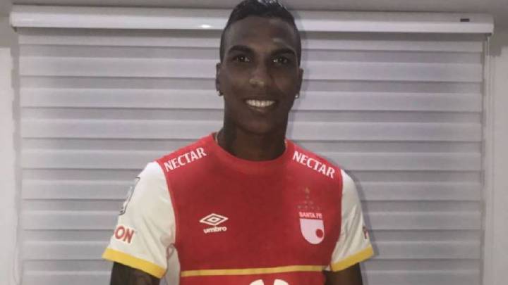 Johan Arango es nuevo jugador de Santa Fe, que confirma la contratación del volante en su cuenta de Twitter para la Copa Libertadores de América 2017 y la Liga Águila 2017-II