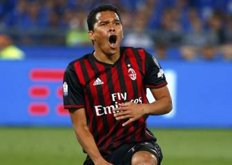 Patrick Kluivert sends a nod to Carlos Bacca to join PSG