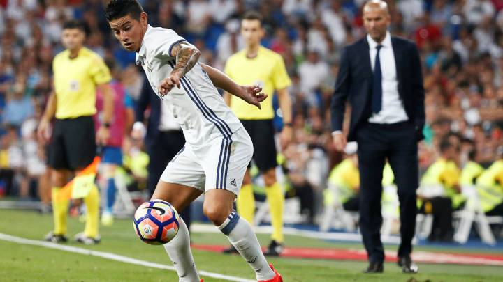 James Rodríguez a China: según el programa El Chiringuito de España, en diciembre llegaron tres ofertas de tres clubes chinos por el volante colombiano de más 100 millones de euros