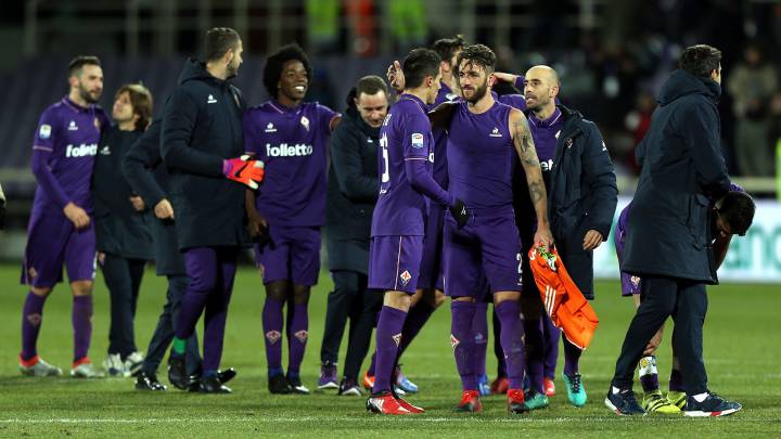 Carlos Sánchez, volante colombiano, llega a 300 partidos oficiales en el fútbol de Europa en la victoria 3-0 de la Fiorentina sobre el Chievo Verona, por la fecha 21 de la Serie A de Italia