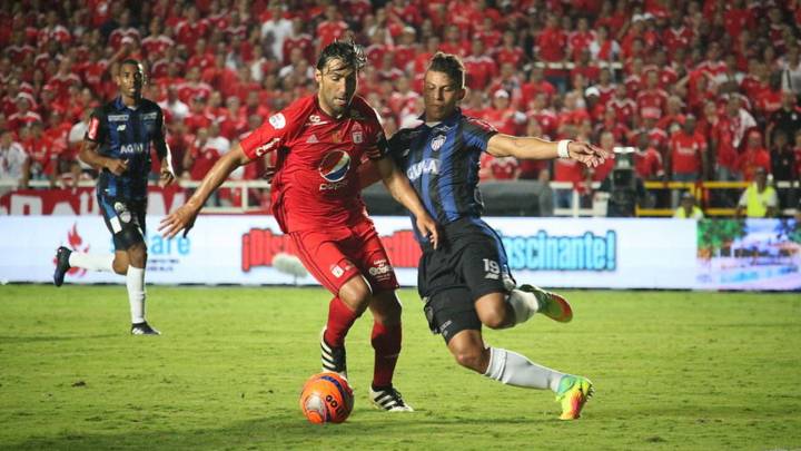 América venció 3-1 al Junior, en el estadio Pascual Guerrero, en el clásico de la tercera fecha de la Liga Águila 2017-I. La figura fue Cristian Martínez Borja, quien marcó tripleta