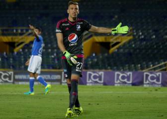 Se confirma la sanción a Vikonis por escupir a un hincha