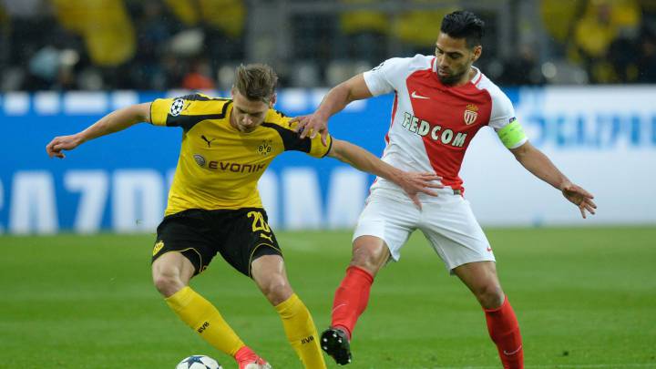 Falcao García muy activo ante el Dortmund.