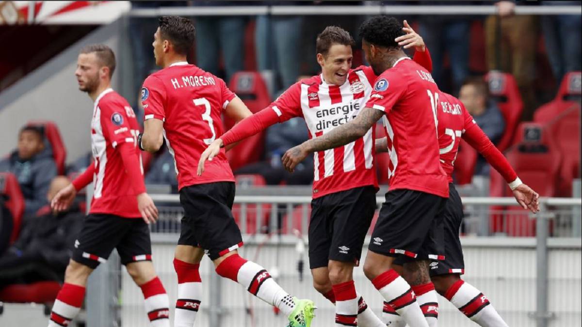 PSV derrota al Ajax en el clásico de Holanda