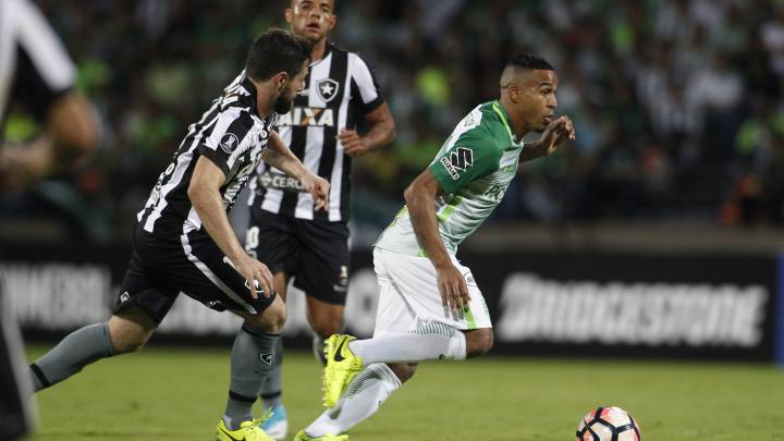 El cuadro verde contará en este duelo que definirá su permanencia en la Copa con tres de sus piezas fundamentales tras cumplir sanción y recuperarse de lesiones. Como un juego de ajedrez, así lo ve en el 'Pincha'.