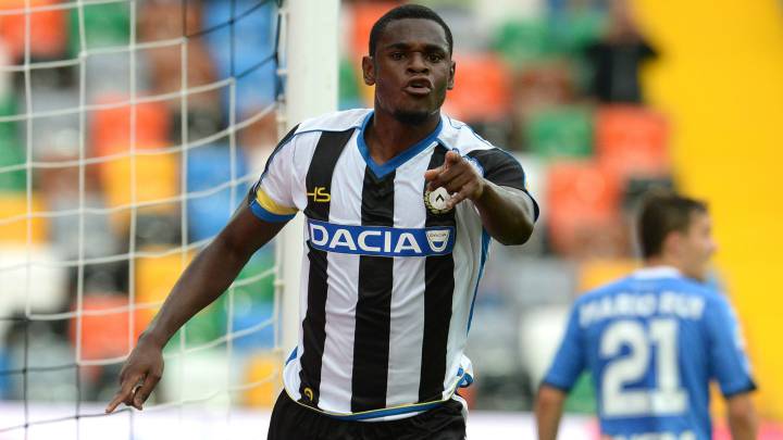 Duván Zapata, el goleador que todos quieren en Europa. el delantero colombiano no continuará en Udinese y tiene ofertas de