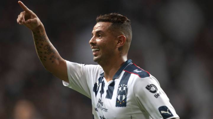 Edwin Cardona pelea por el título en el fútbol de México.