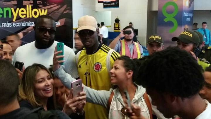 Pogba llega a Medellín y crea conmoción entre aficionados