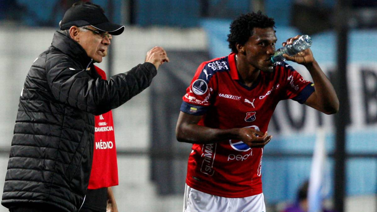 Juan José Peláez, director técnico del Medellín, sobre Francisco Maturana, entrenador del Once Caldas: "El país le debe mucho, somos ingratos"