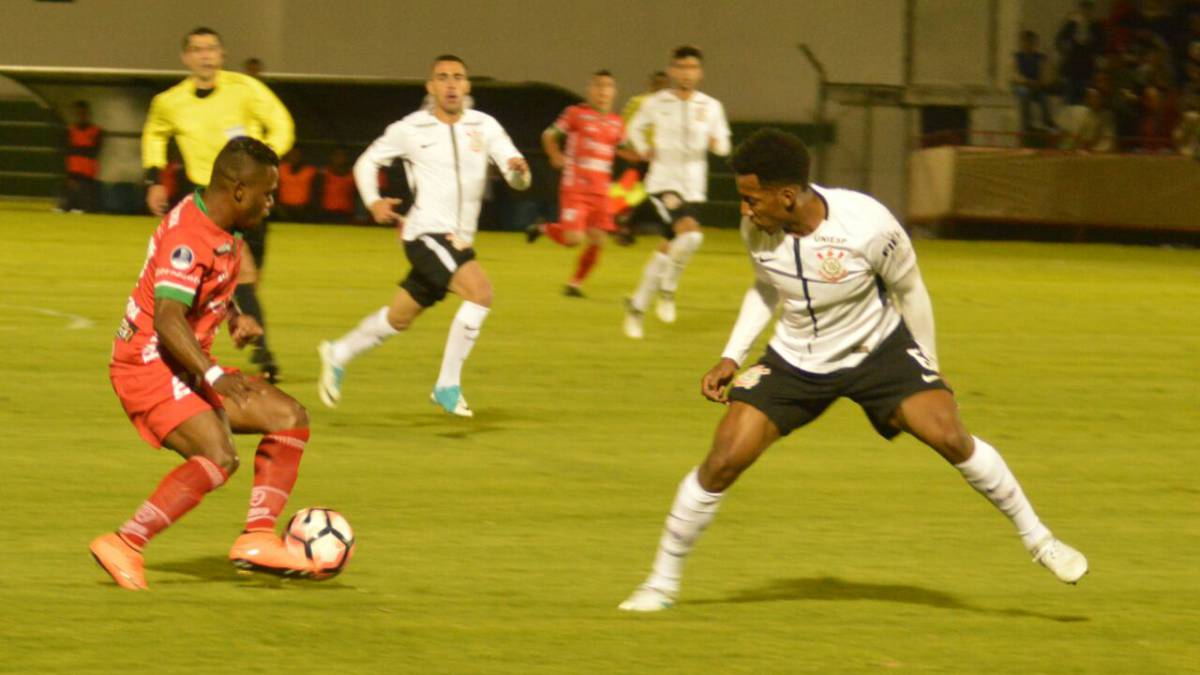 Corinthians recibe a Patriotas con equipo mixto — Copa Sudamericana