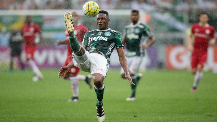 La lesión de Yerry Mina lo deja tres meses sin jugar