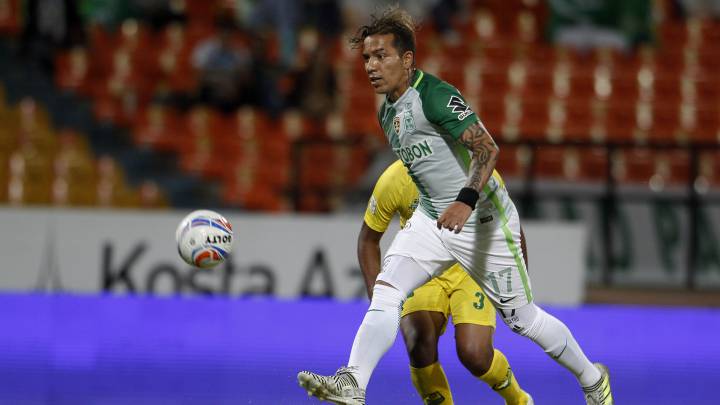 Lillo optaría por una defensa de tres para recibir a América