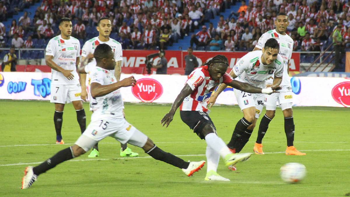 Álvarez y Farías le dan vida al Once Caldas ante Junior