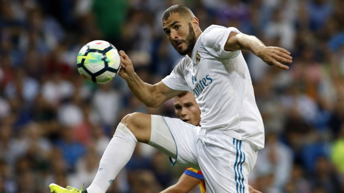 El piloto Fernando Alonso, socio de honor del Real Madrid El piloto Fernando Alonso, socio de honor del Real Madrid