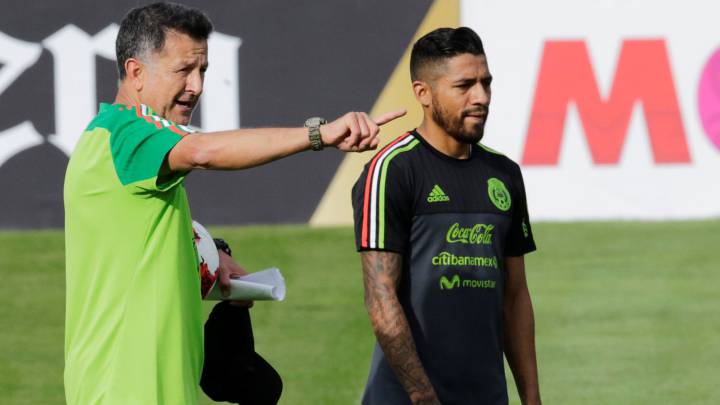 Hugo Sánchez sugiere la salida de Osorio como DT de México