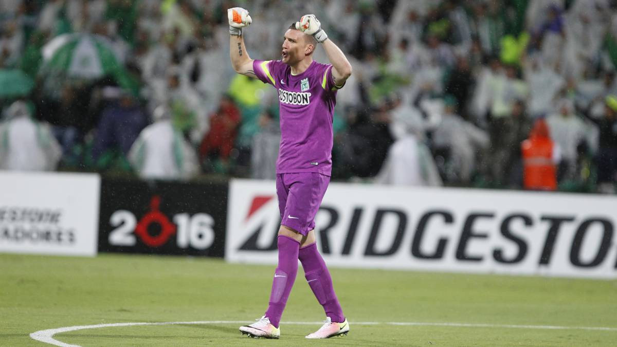 Franco Armani es la voz de mando de Nacional.