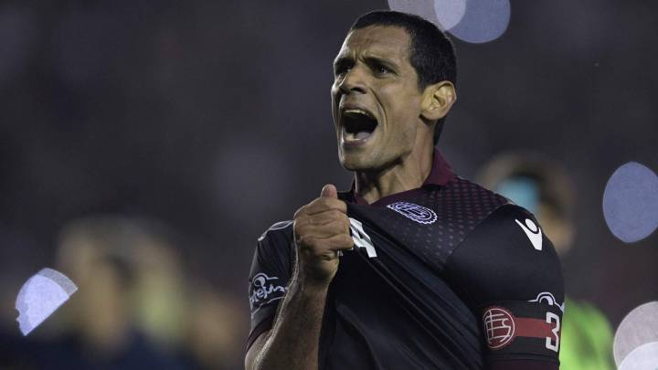 Lanús deja a River sin final con polémica por el uso del VAR