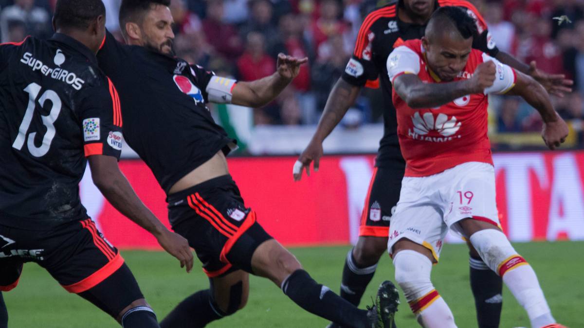 Santa Fe y América empatan en clásico opaco en El Campín