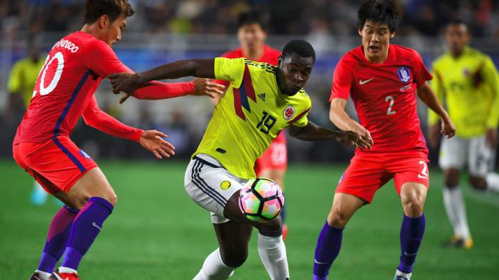 Resumen de Corea del Sur 2-1 Colombia, partido amistoso celebrado en Suwon, Corea del Sur. Son anotó los dos goles del local y Cristian Zapata lo hizo para el equipo de Pékerman.
