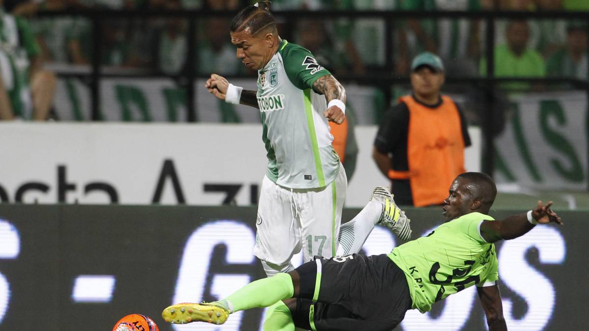 Dayro Moreno ante Balanta en la final del FPC. Nacional logró puntaje récord en 2017 I