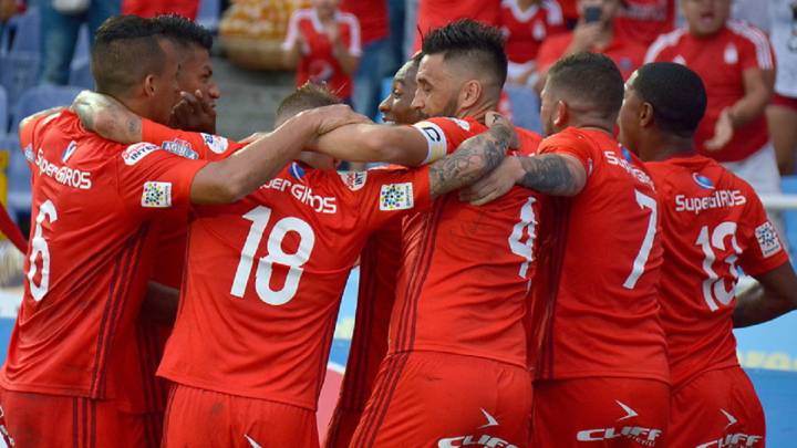 Jugadores de América celebrando un gol en la Liga Águila II-2017