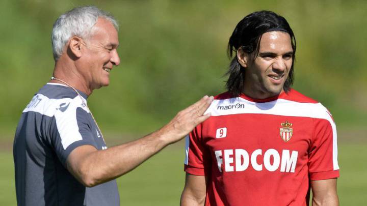 Radamel Falcao junto con Ranieri. El colombiano y el italiano se encontrarán de nuevo en un Nantes vs. Mónaco
