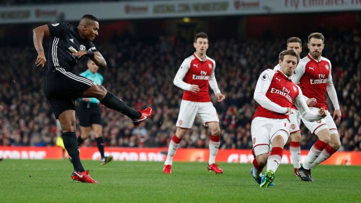 Valencia marcó el primero del United ante Arsenal.