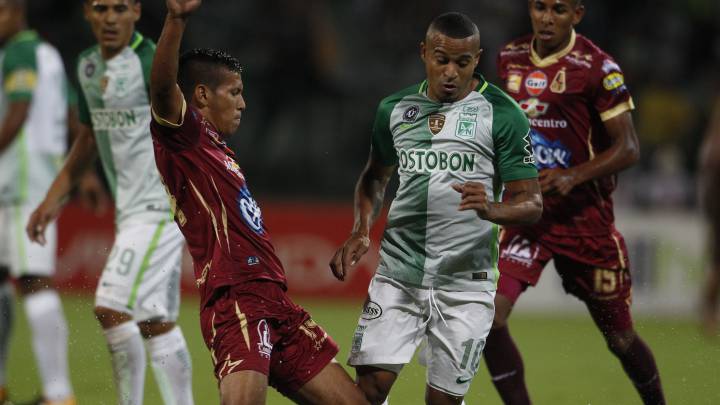 Rafael Carrascal y Macnelly Torres en el partido Nacional vs Tolima