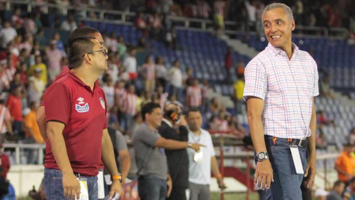 Alexis Mendoza en Junior: Un título, polémica con Teo...