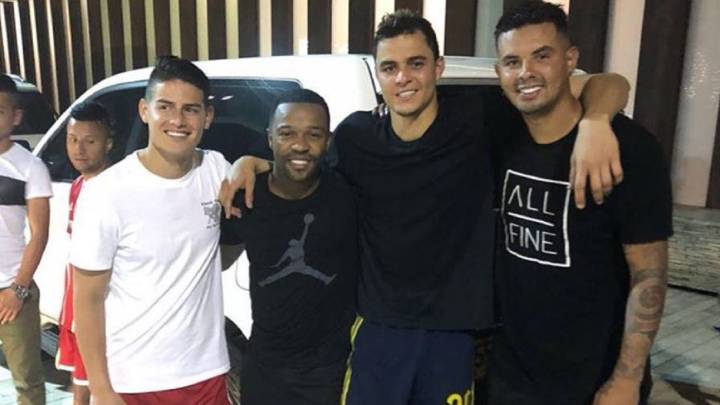 James Rodríguez, Dorlan Pabón, Giovanni Moreno y Edwin Cardona se reunen en sus vacaciones para jugar un partido.
