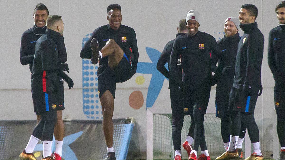 Mina tiene su primer entreno con Barça y da un discurso