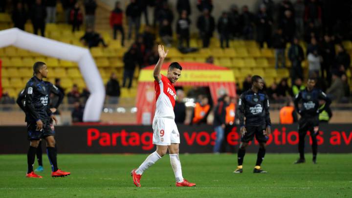 Falcao García recibió un mensaje de felicitación de Mario Balotelli.