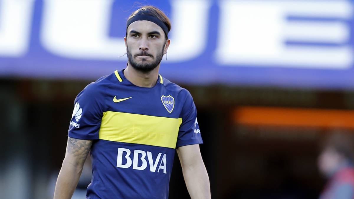 Boca visita a Argentinos con la misión de escaparse arriba