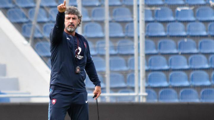 Leonel Álvarez deja de ser el técnico de Cerro Porteño