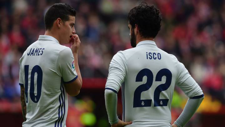 James Rodríguez e Isco compitieron en varios partidos por ser titulares en el Madrid, al final el español ganó la partida