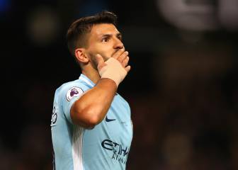 Agüero marca cuatro goles en un tiempo ante Leicester