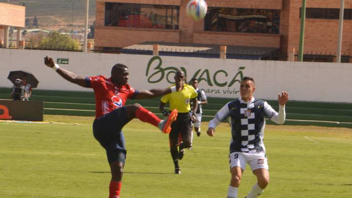 Medellín retoma el liderato con victoria en el final a Chicó