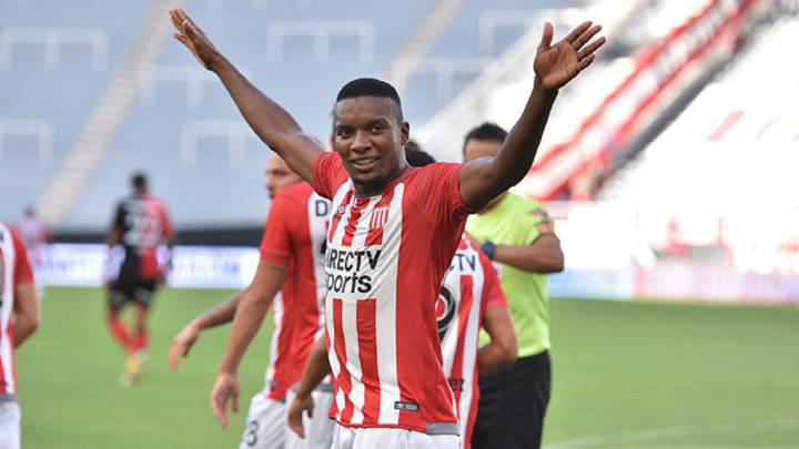 Juan Ferney Otero, goleador de Estudiantes en la Superliga Argentina