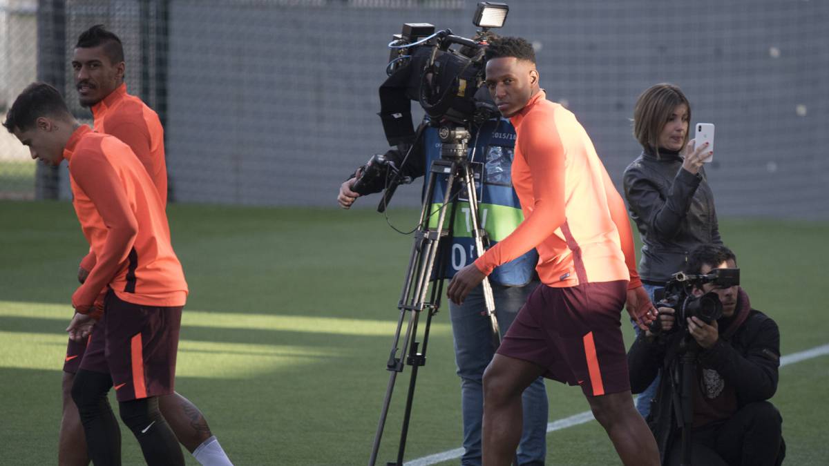 Yerry Mina regresa a la convocatoria del Barça