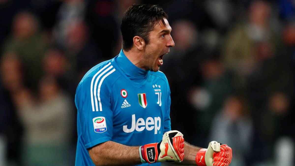 Gianluigi Buffon celebra el gol de Cuadrado en el triunfo de la Juve ante el Milan