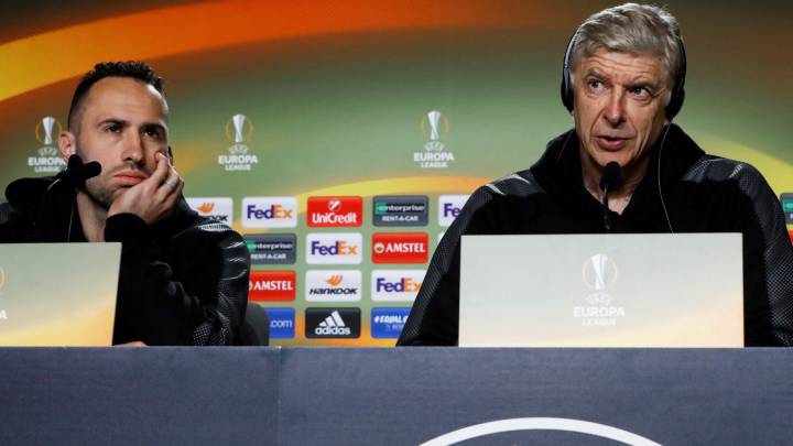 David Ospina, arquero de Arsenal, y Arsene Wenger, técnico.