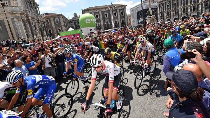 Esteban Chaves fue décimo en la cuarta etapa del Giro de Italia.