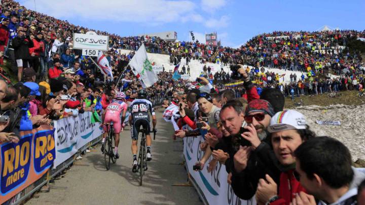 Nairo Quintana y Rigoberto Urán en la llegada al monte Zoncolan en el Giro de Italia de 2014 del que el boyacense fue campeón.