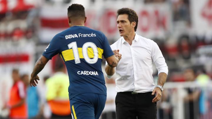 Edwin Cardona con Guillermo Barros Schelotto