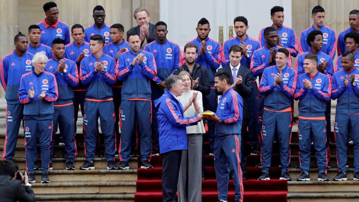 Falcao, Pékerman y la Selección, junto con el Presidente de Colombia, Juan Manuel Santos
