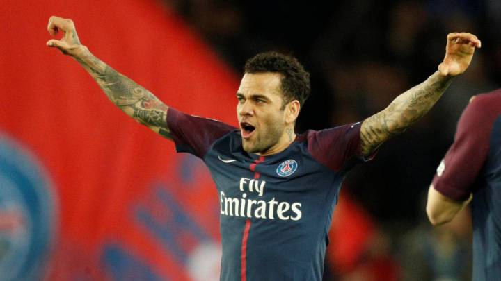 Dani Alves fue ofrecido al Sevilla, de Luis Fernando Muriel, por medio de un intermediario. El nuevo DT del equipo español tendría la última palabra.