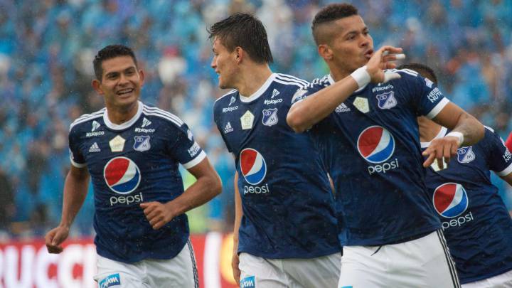 Ayron Del Valle celebra un gol ante América