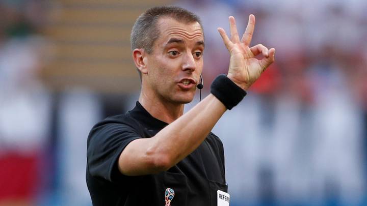 Mark Geiger en el partido entre Portugal y Marruecos