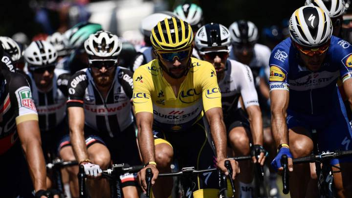 Fernando Gaviria pierde el liderato del Tour de Francia por una caída masiva que impidió que disputara la etapa. Peter Sagan es el nuevo líder