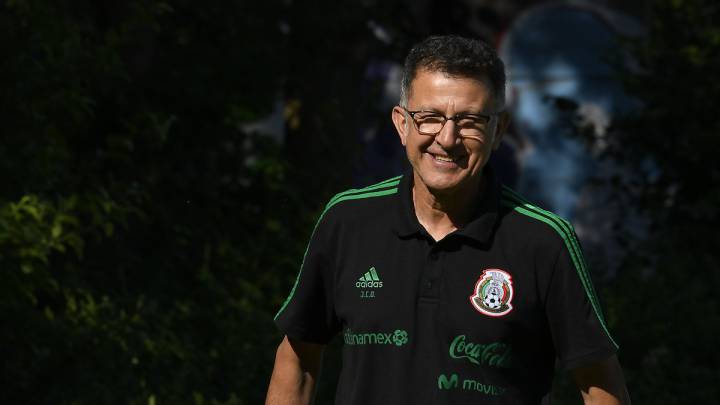 Juan Carlos Osorio dirigiendo a México